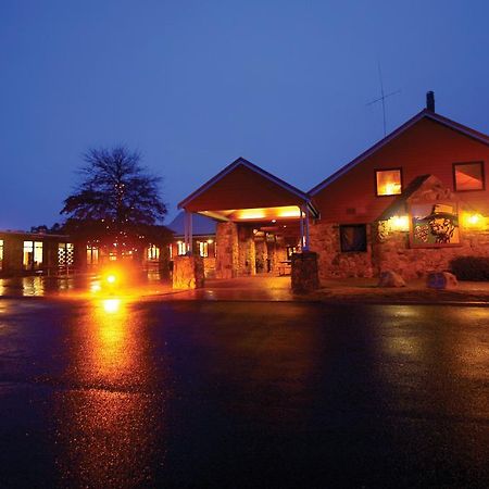 The Station Hotel Jindabyne Exteriör bild