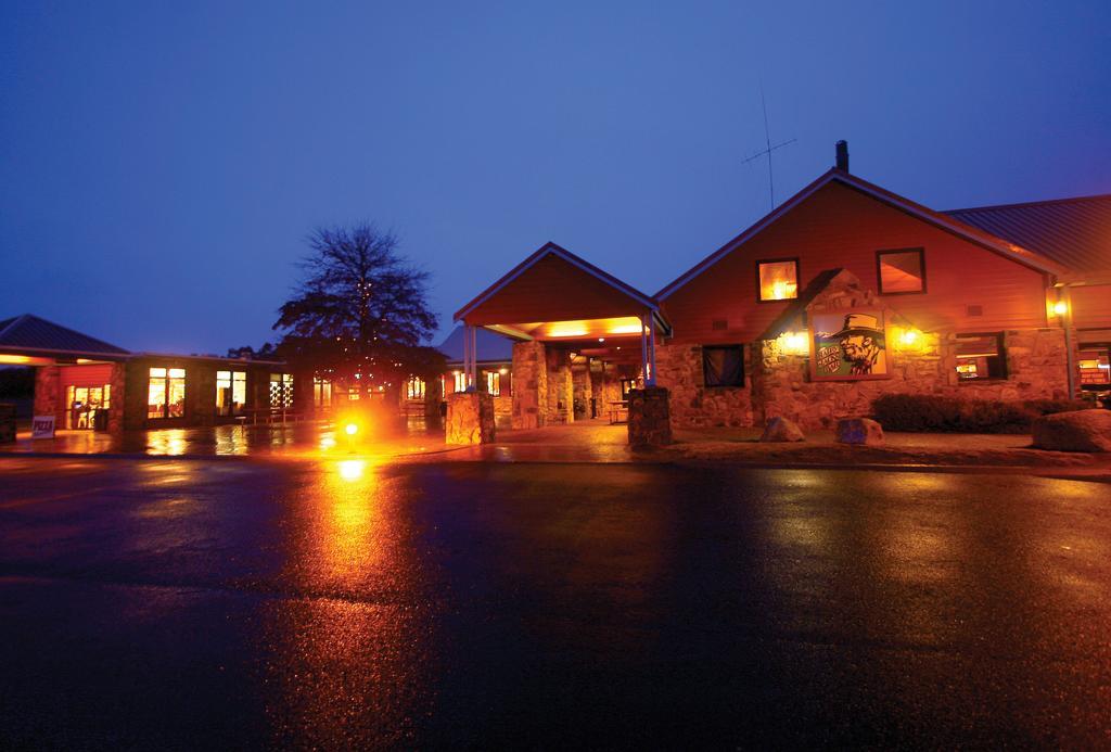 The Station Hotel Jindabyne Exteriör bild