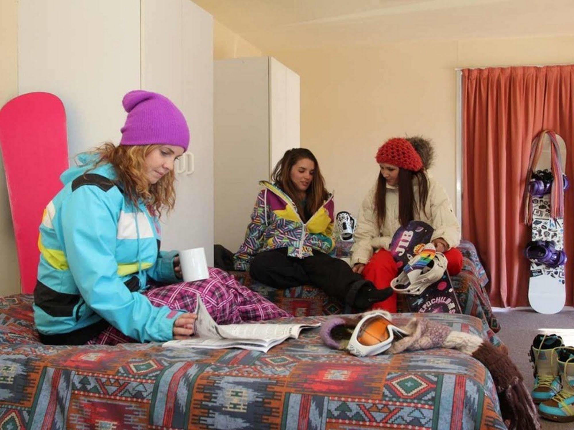 The Station Hotel Jindabyne Exteriör bild