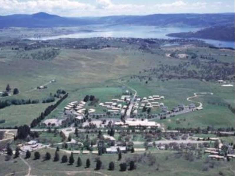 The Station Hotel Jindabyne Exteriör bild